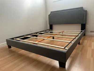 Dropoff excellent Queen size bed frame 