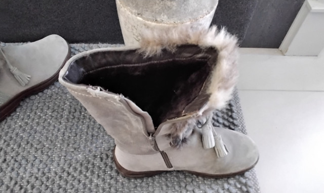 Wanderlust Fur Lined Winter Boots Size 7 in Women's - Shoes in Moncton - Image 2