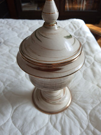 Vase / Urne avec couvercle or 24 karat de marque Anapale