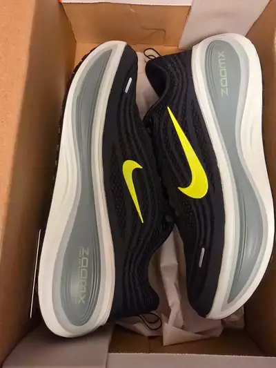 NIKE VOMERO PLUS, View more