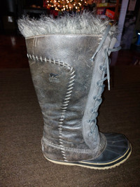 Women's Tall Sorel Winter Boots. SIZE 6 EUC 