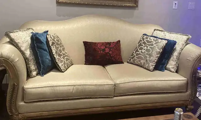 solid wood sofa in Couches & Futons in Bedford - Image 2
