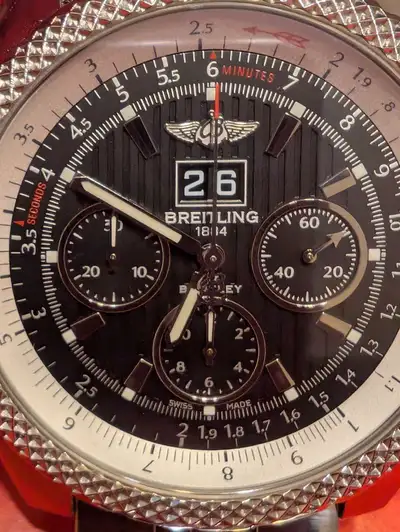 Breitling Bentley automatic watch in mint condition, bought from Birks in 2017, rubber strap and SS...