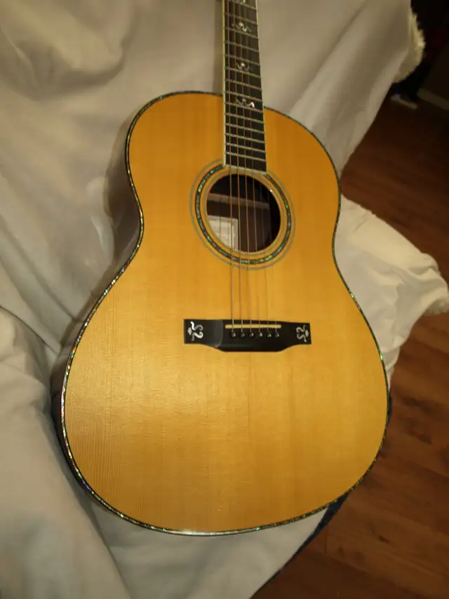 Larrivee L-10 NAMM 2000 Collectors Edition Acoustic Guitar in Guitars in Ottawa - Image 2