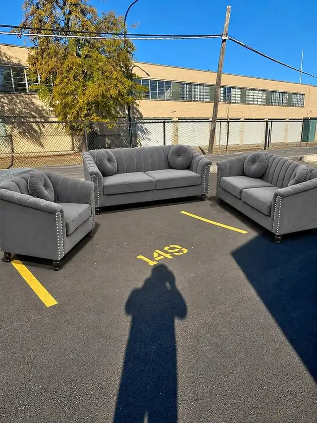 MUST GO ASAP !! 3+2+1 Fabric Sofa Set On Sale !! in Couches & Futons in Kingston - Image 2