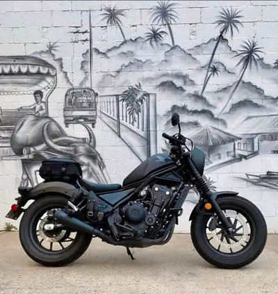 Black Honda Rebel for sale, 500cc. Well maintained, 11, 800km. Text / msg if interested.