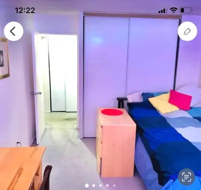 Large room in nice building in downtown near by Parlament in Ottawa. Only FEMALE. (In other room is...