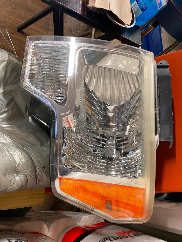 2009ford f 150 headlights in Auto Body Parts in Chatham-Kent - Image 2