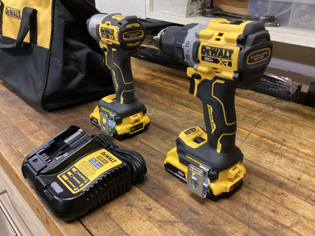 DEWALT 20v MAX XR BR. IMPACT DRIVER and 1/2” DRIVER DRILL KIT in Power Tools in Barrie - Image 4