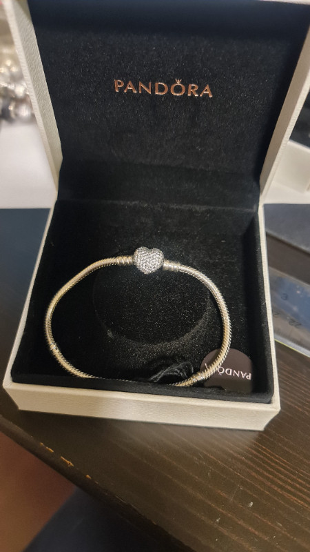 AUTHENTIC BRAND NEW PANDORA DIAMOND HEART BRACELET SIZE 7.5" in Jewellery & Watches in Mississauga / Peel Region