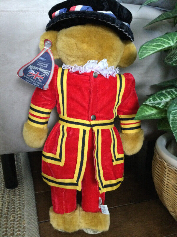 Charming Merry Thought Beefeater Royal Guard Teddy Bear in Toys & Games in Penticton - Image 2