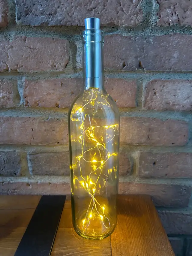 Bottle with fairy lights in Home Décor & Accents in Ottawa - Image 2