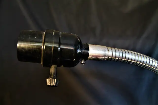 INDUSTRIAL GOOSENECK LAMP in Arts & Collectibles in London - Image 5