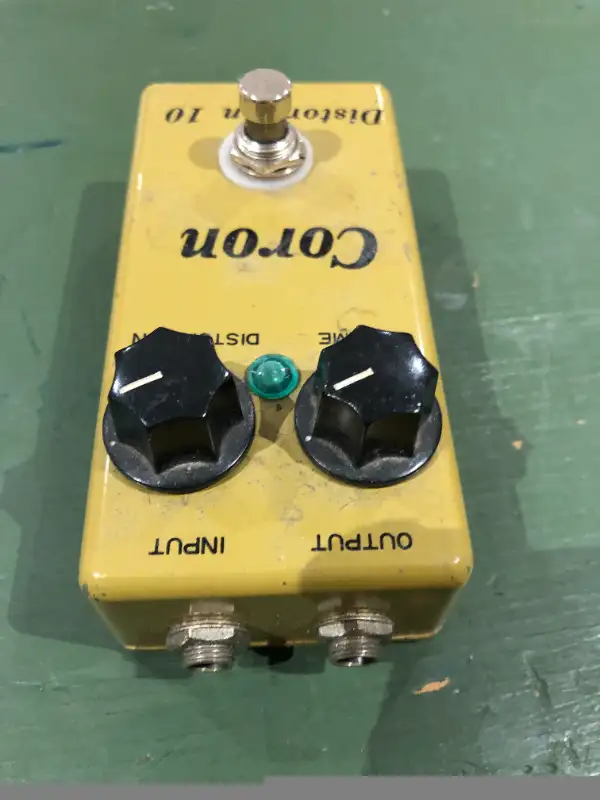 1970's Vintage CORON Distortion 10 Electric Guitar Pedal in Amps & Pedals in Markham / York Region - Image 4