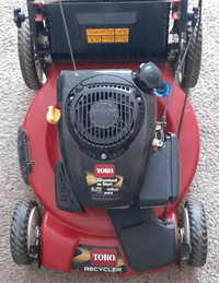 TORO lawnmower self propelled whit bag really good condition 