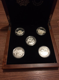 2014 O Canada pure Silver $25 Coin Set 1 oz 99.99 Silver RCM
