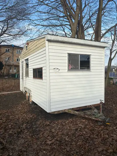 I got this trailer for free and have been using it as a storage shed I am jow moving and just need i...