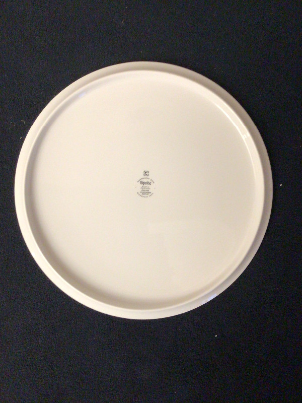 Spode “Italian “ domed Cake Plate in Kitchen & Dining Wares in Mississauga / Peel Region - Image 3