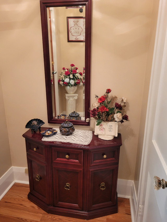 Curio cabinet with mirror - burgundy/ mahogany colour in Hutches & Display Cabinets in Oshawa / Durham Region - Image 2
