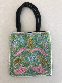 Sac a main perlé / Pearled handbag