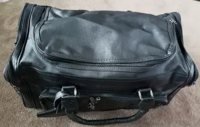 SAC EN CUIR / LEATHER BAG - HYUNDAI - NEW !  NEUF!, View more