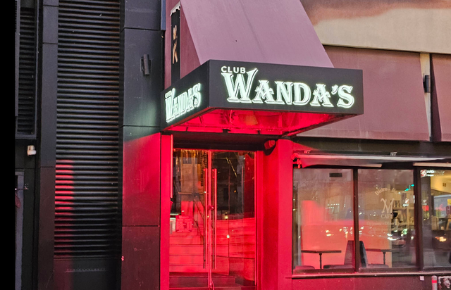 Experienced waitress wanted487256948789760001