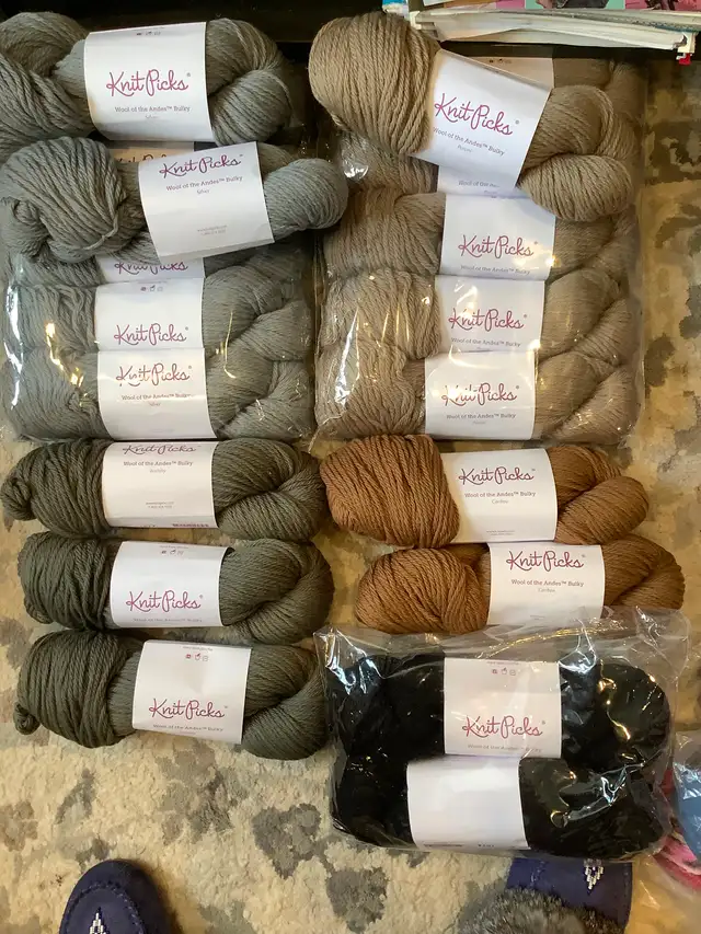 19 BALLS Of SHETLAND CHUNKY YARN in Hobbies & Crafts in Barrie - Image 2