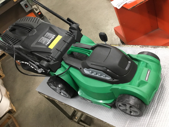 Electric corded lawnmower 2in1  10A 14” & 12A 17”  like New in Lawnmowers & Leaf Blowers in City of Toronto - Image 3