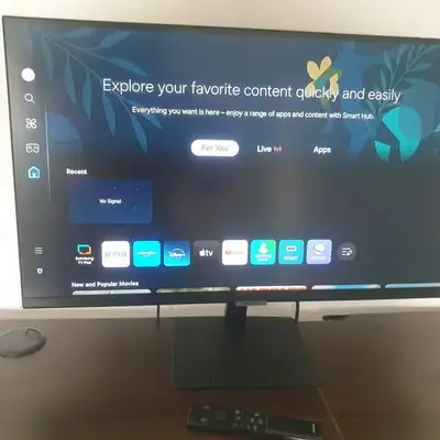 27 inch Hmdi, remote controller and box included Only used for a few months ...........................