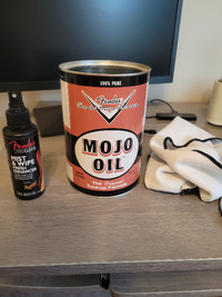 Fender Custom Shop Mojo Oil Can Tin