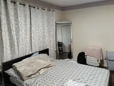 Rooms for Rent – Metrotown Hi! We’re looking for two new housemates to join our cozy, cat-friendly h...