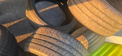 4 x Pirelli Pzero 255/30ZR20 (92Y) SUMMER TIRE 75-80% RUBBER REMAING Excellent used tires condition...