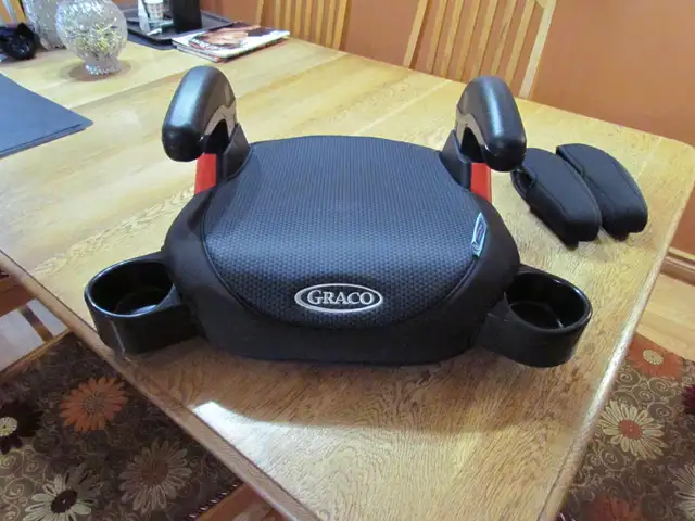 Child car booster seat in Strollers, Carriers & Car Seats in Kitchener / Waterloo - Image 4