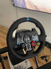 Logitech G29 racing wheel/pedals with folding stand