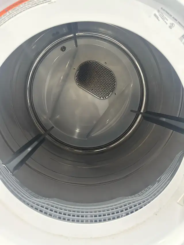 27 inch Electrolux front load washer dryer combo in Washers & Dryers in Hamilton - Image 4