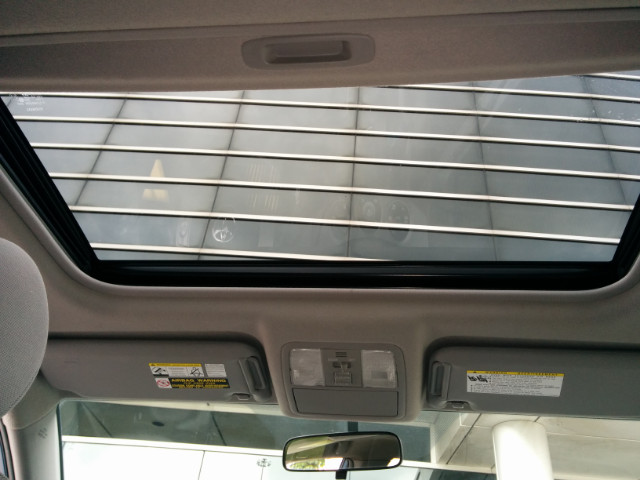 2007 Toyota Rav4 Limited  AWD$4,900 …Selling (as is) in Cars & Trucks in City of Toronto - Image 3