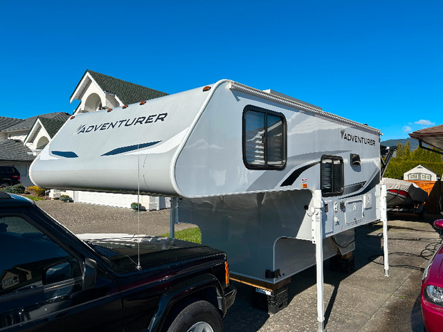 Truck Camper in Travel Trailers & Campers in Hope / Kent - Image 3