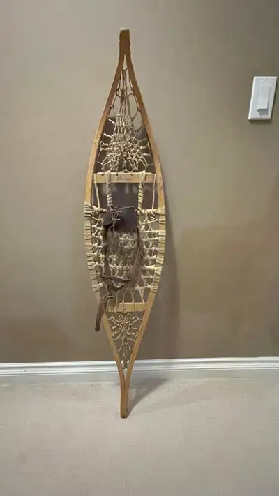 Single Vintage snow shoe (1), View more