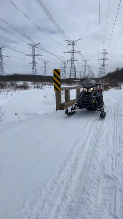 2010 ski doo 550f grand touring 5100km Electric start and reverse New chain case oil last season New...