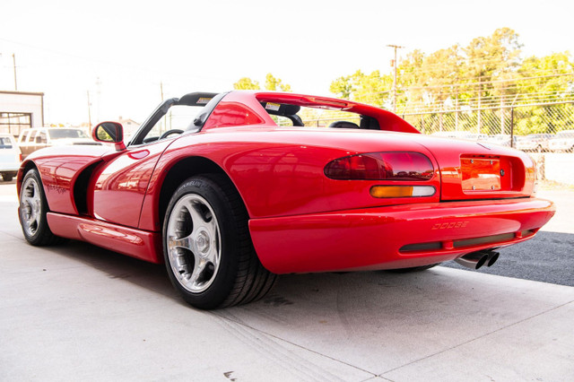 SELL/TRADE 1998 DODGE VIPER RT-10 CONVERTIBLE. in Classic Cars in City of Toronto - Image 2