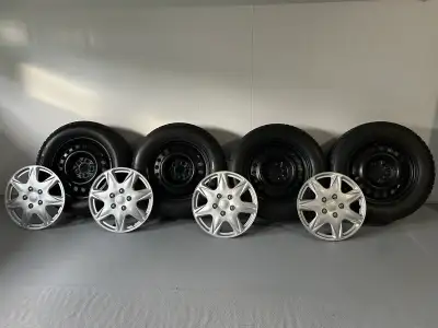 Pneus, jantes et enjoliveurs pour pneus en très bon état (peu d’usure) - 225/65R17 BFGoodrich Winter...