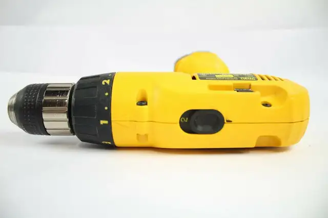Dewalt Cordless Adjustable 3/8" Clutch Drill DW952 with Battery in Hand Tools in Ottawa - Image 6