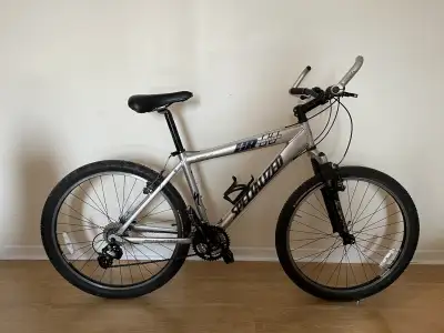 Vélo SPECIALIZED 24 vitesses, View more