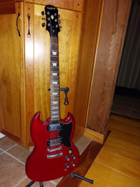 2007 Epiphone-SG-Cherry- electric  guitar, mint condition