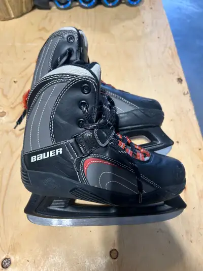 Size 5 Kid Bauer ice skates, View more