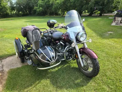 Air cooled V-twin, 85 HP, fuel injection, 5 speed, upgraded clutch, belt drive, well maintained, ver...