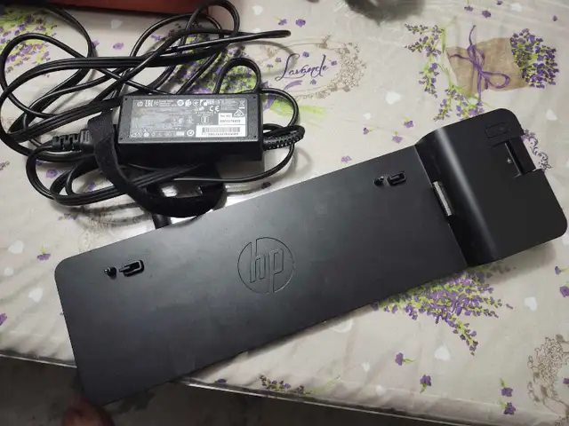 HP UltraSlim Docking Station with Power Adapter in Laptop Accessories in City of Toronto - Image 6