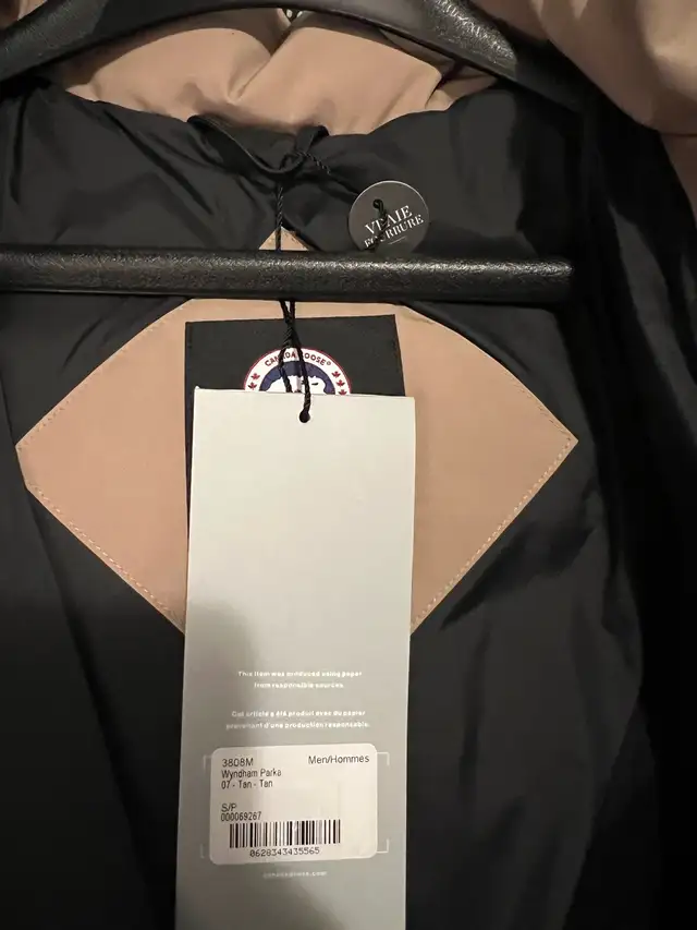 Canada Goose Meryl Parka in Men's in City of Toronto - Image 2