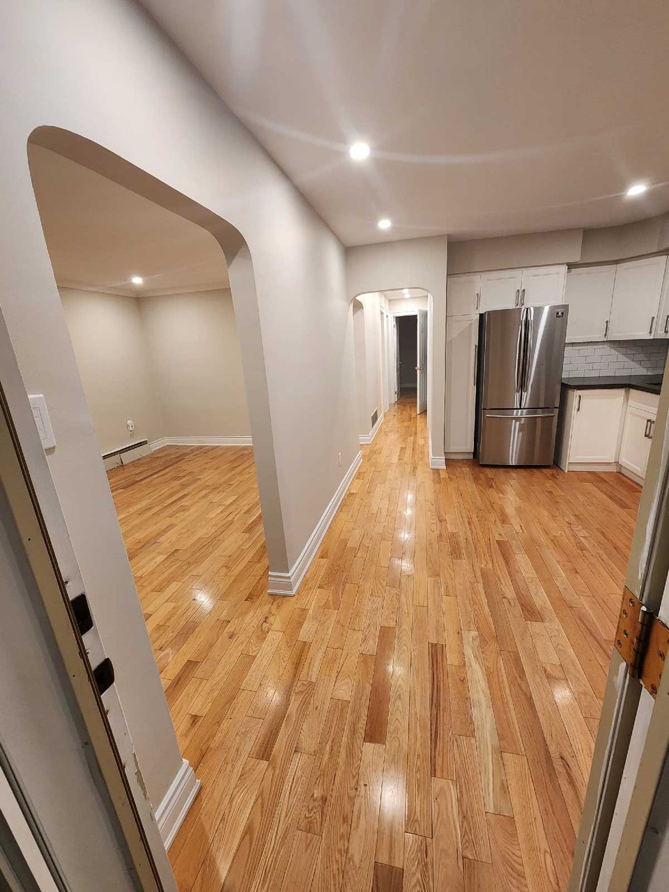 3 Bedroom 1 Washroom Lakeview Upper Unit 2