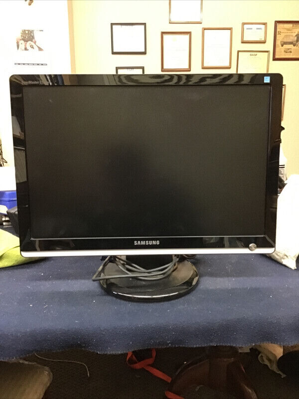 Samsung SyncMaster 22" LCD Monitor Monitors Markham / York Region